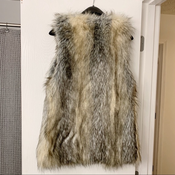 Target Xhilaration Faux Fur Vest Size XS - Picture 2 of 4